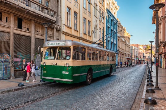 Le trolleybus dans le centre-ville